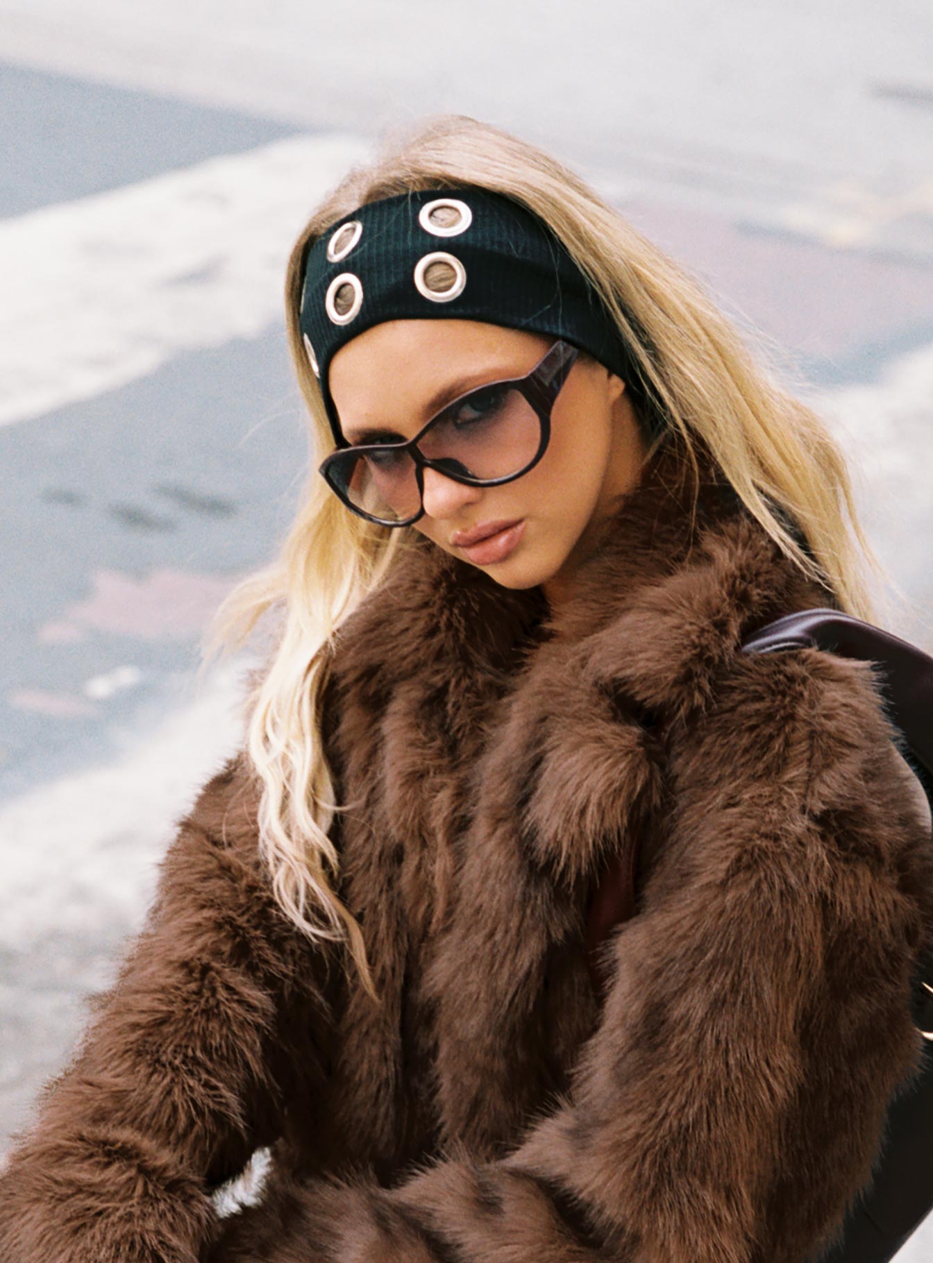 Movie Stars Eyelet Headband Black-Vipp Girl