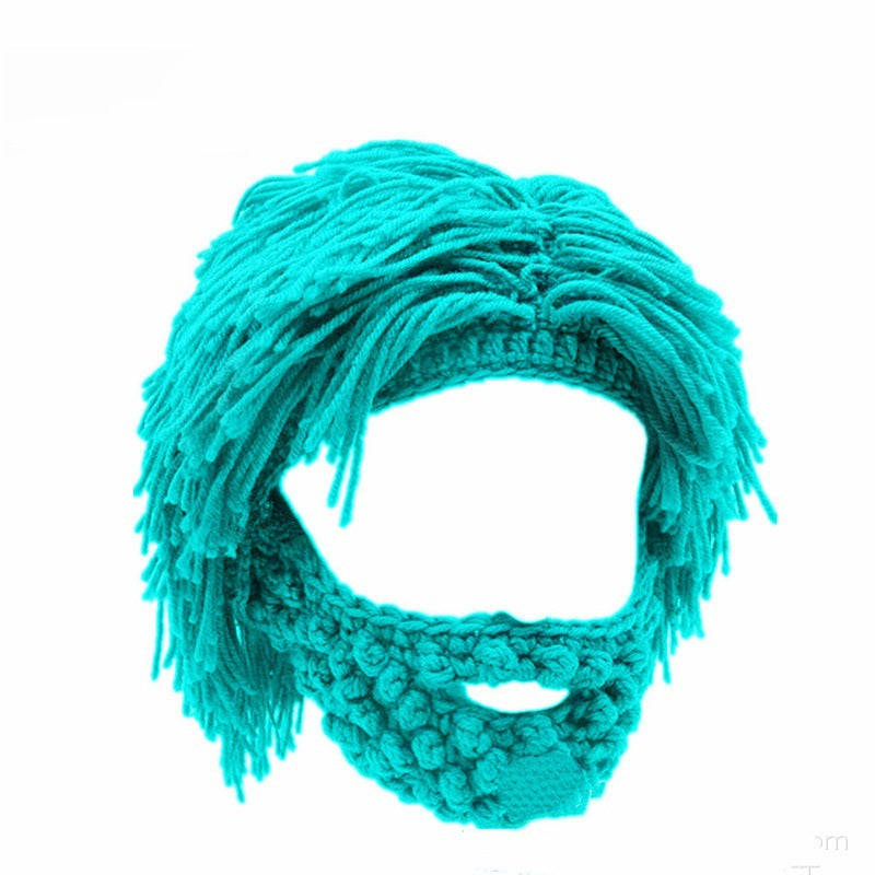 Punková čiapka s pripevnenou rovnám parochňou a pleteným bradou