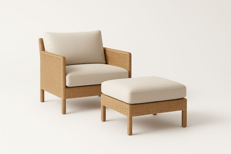 Set poltrona e poggiapiedi rattan tessuto beige