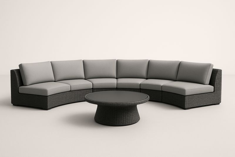Divano modulare curvo in rattan sintetico e poliestere con tavolo rotondo