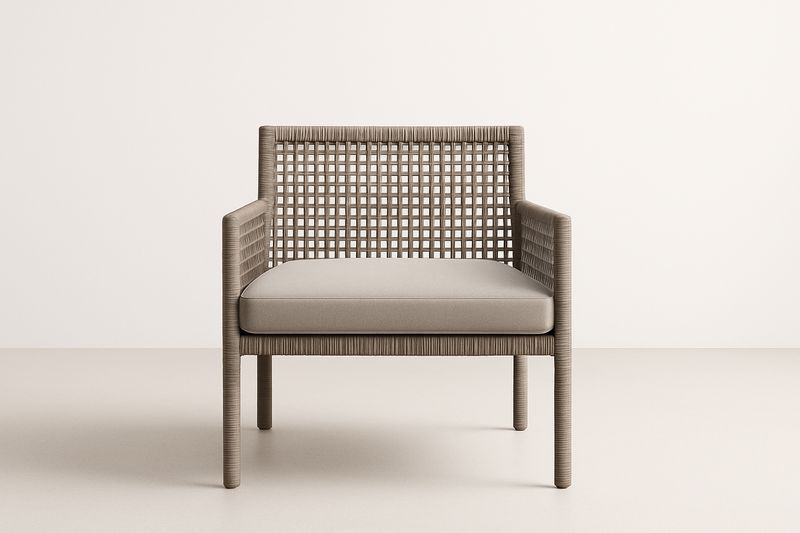 Poltrona intrecciata in polietilene marrone con cuscino beige