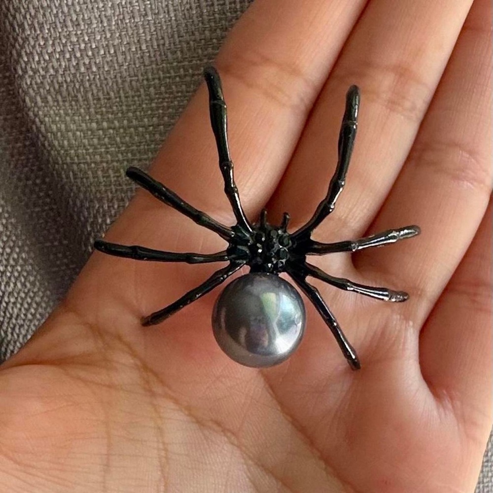 🕷Stunning Big Black Spider Earrings🕷