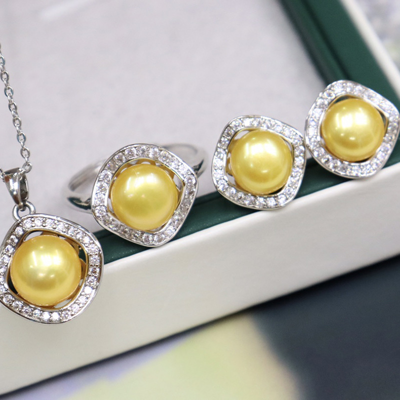 Pearl Jewelry Three-piece Set