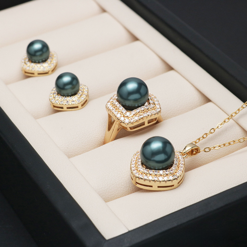 Diamond Classic 18K Gold Akoya Pearl Set Double Trephine