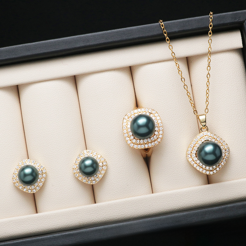 Diamond Classic 18K Gold Akoya Pearl Set Double Trephine