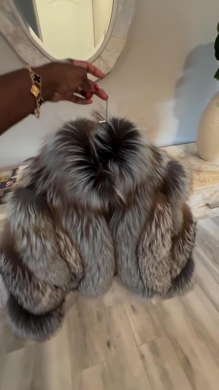 Color-blocked Scarf Collar Short Faux Fur Coat