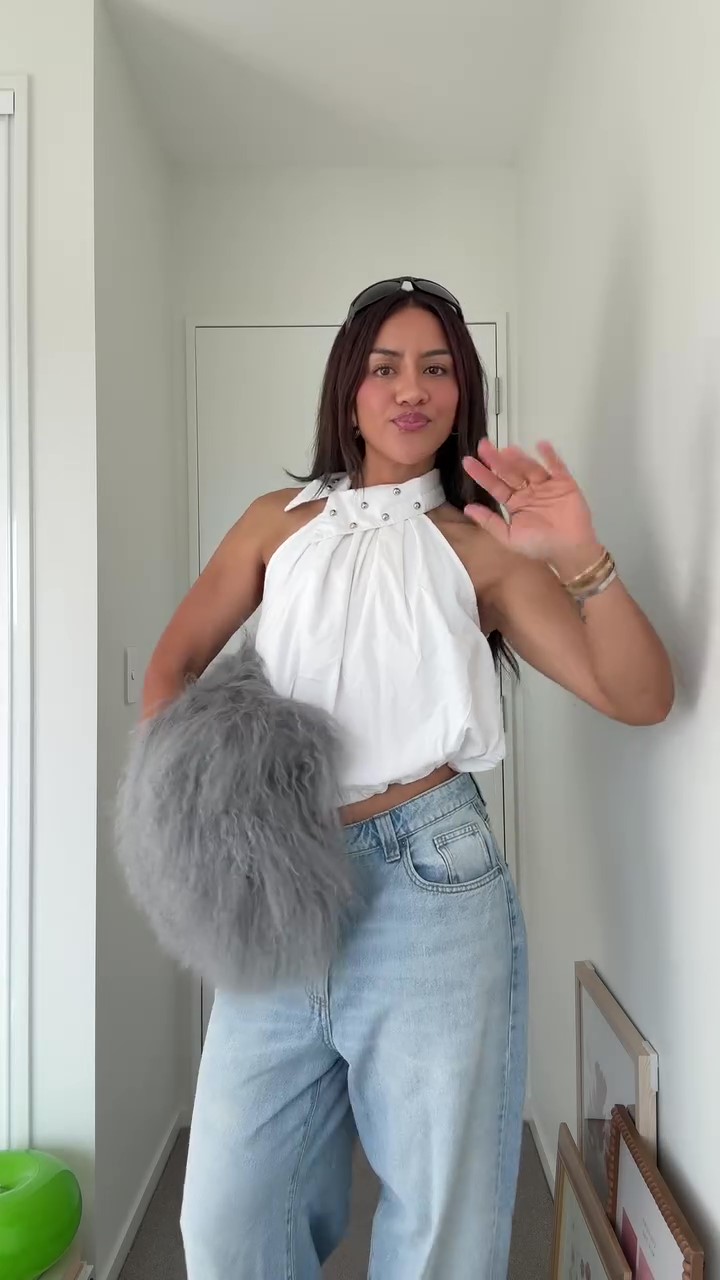 Pillow-shaped handbag