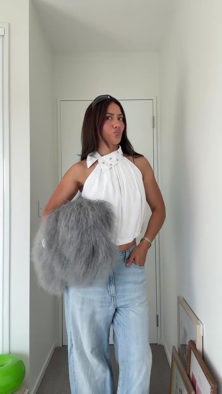 Pillow-shaped handbag