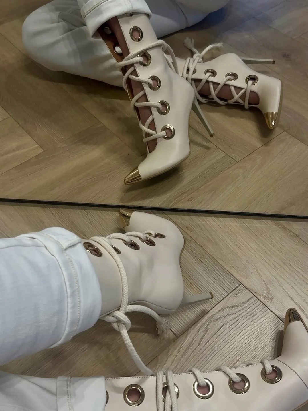 Afrodyta Ring Straps Boots