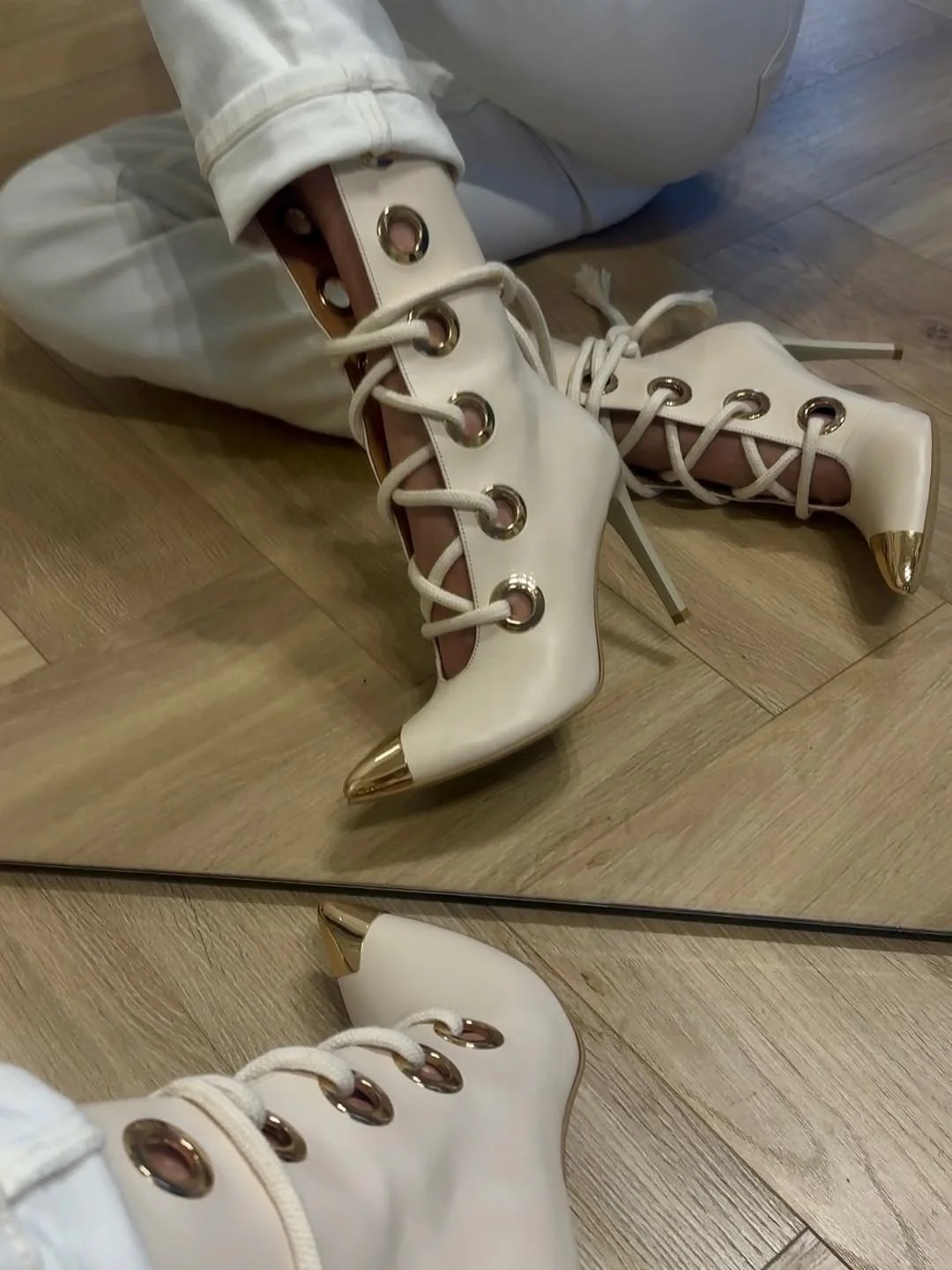 Afrodyta Ring Straps Boots