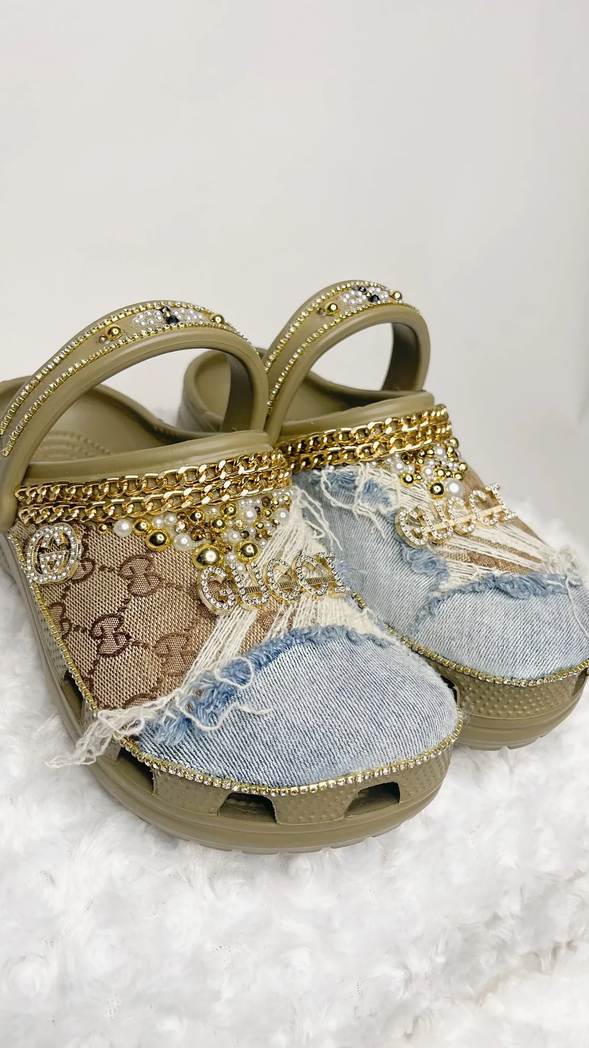 Fabric Cutting And Rhinestone Sandals