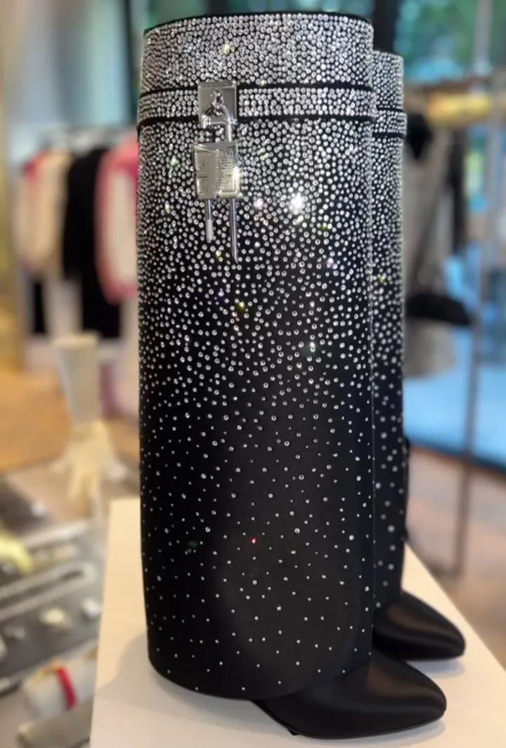 Sparkling Rhinestone Pointed-toe Boots