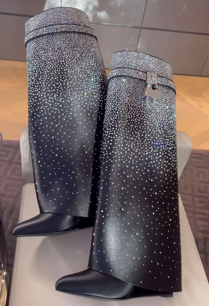 Sparkling Rhinestone Pointed-toe Boots