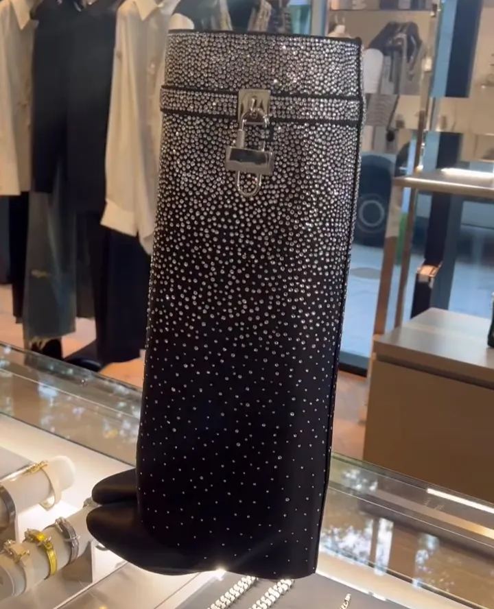 Sparkling Rhinestone Pointed-toe Boots