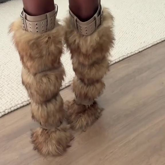 High-top Lace-up Snow Boots With Fox Fur Trim