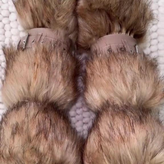 High-top Lace-up Snow Boots With Fox Fur Trim