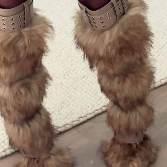 High-top Lace-up Snow Boots With Fox Fur Trim