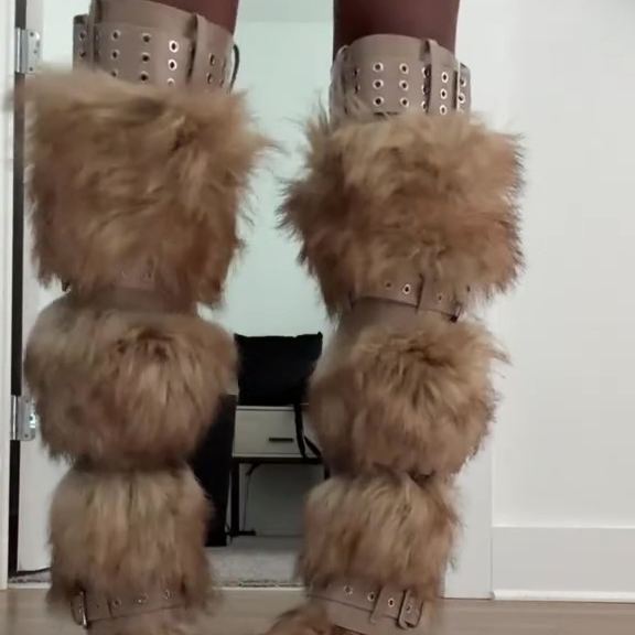 High-top Lace-up Snow Boots With Fox Fur Trim