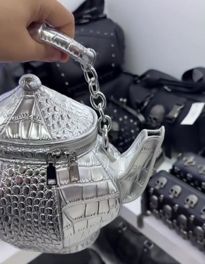 Kettle-shaped Single-shoulder Handbag