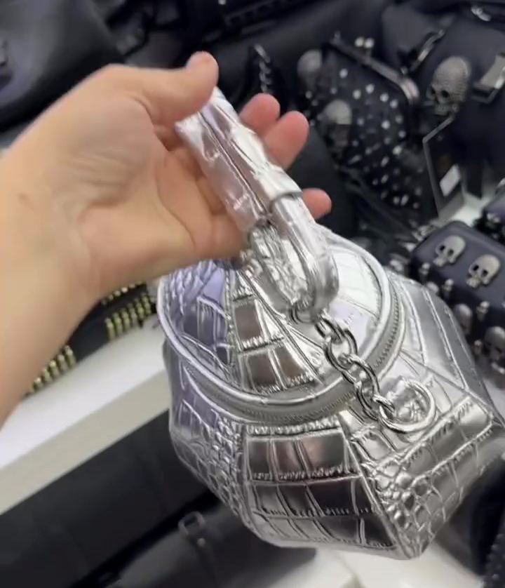 Kettle-shaped Single-shoulder Handbag