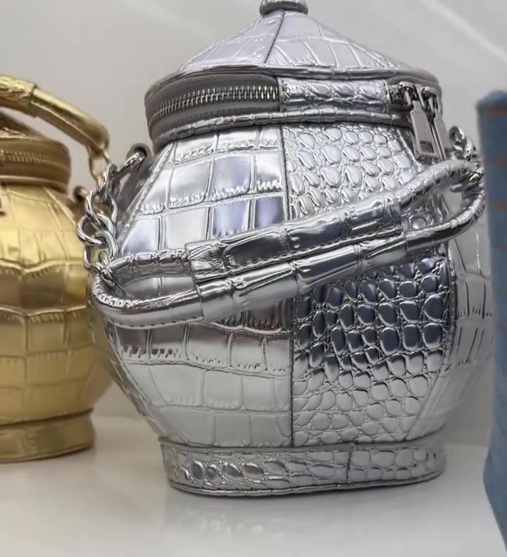 Kettle-shaped Single-shoulder Handbag