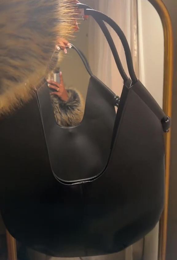 Stylish Large-capacity Leather Shoulder Bag