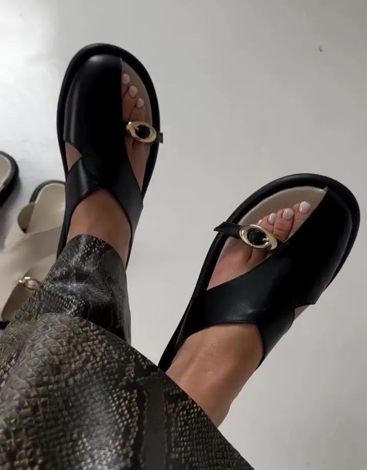 Leather half-closed slippers