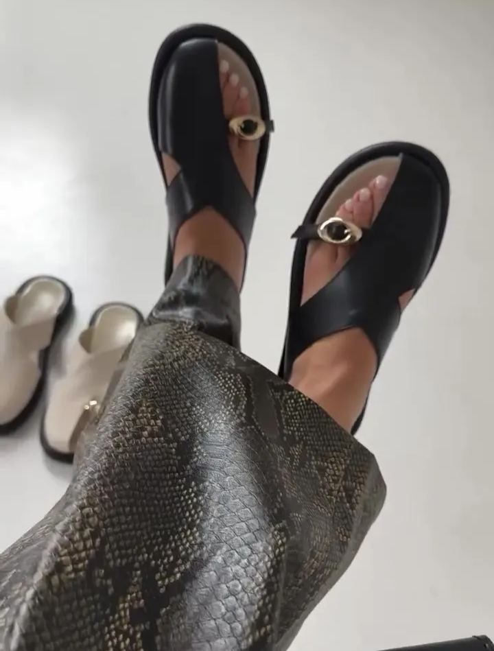 Leather half-closed slippers