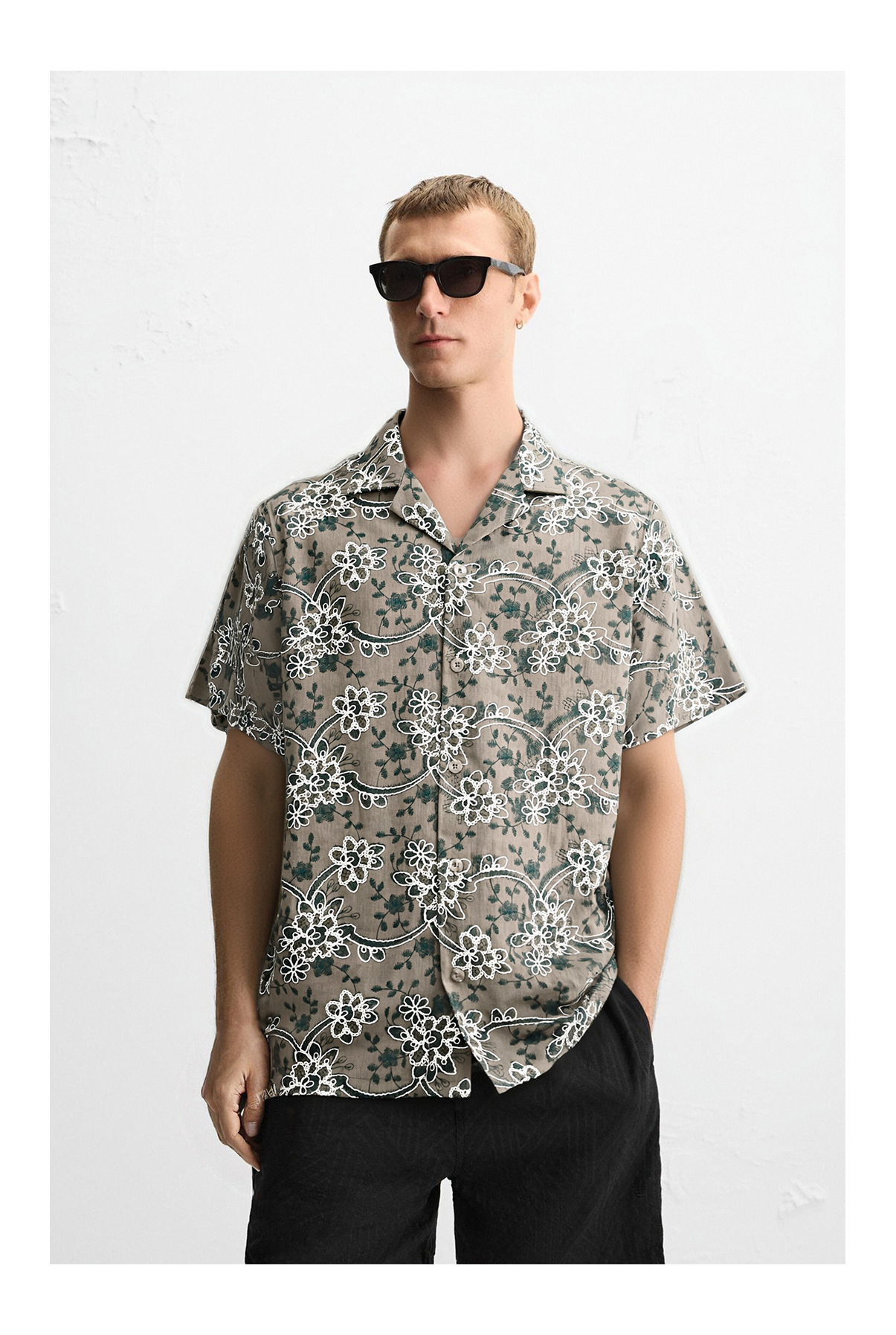 Embroidered fabric Cuban collar Short Sleeve Shirts