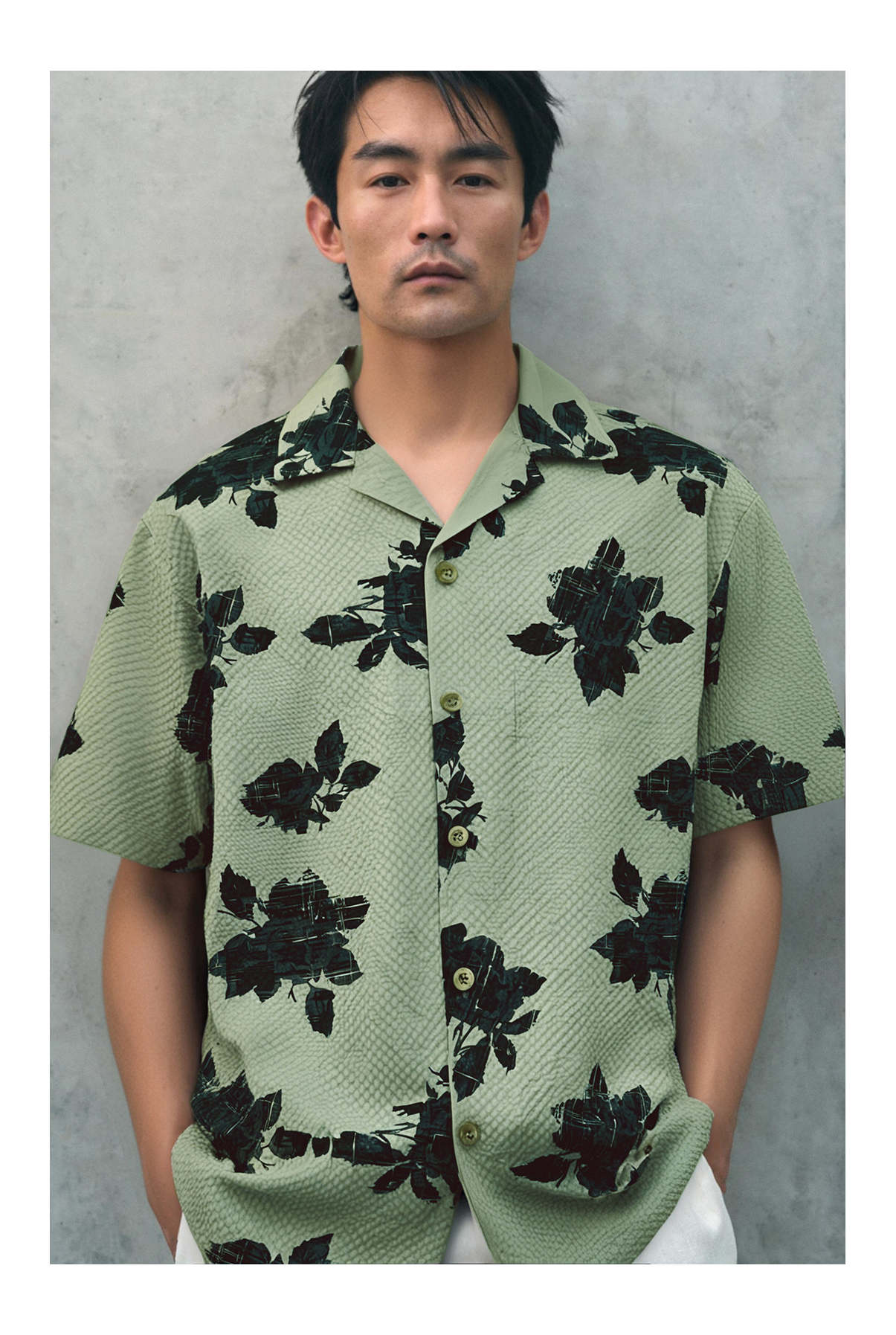Distressed Flower Pattern Cuban Collar Short Sleeve Printed Fabric Shirt