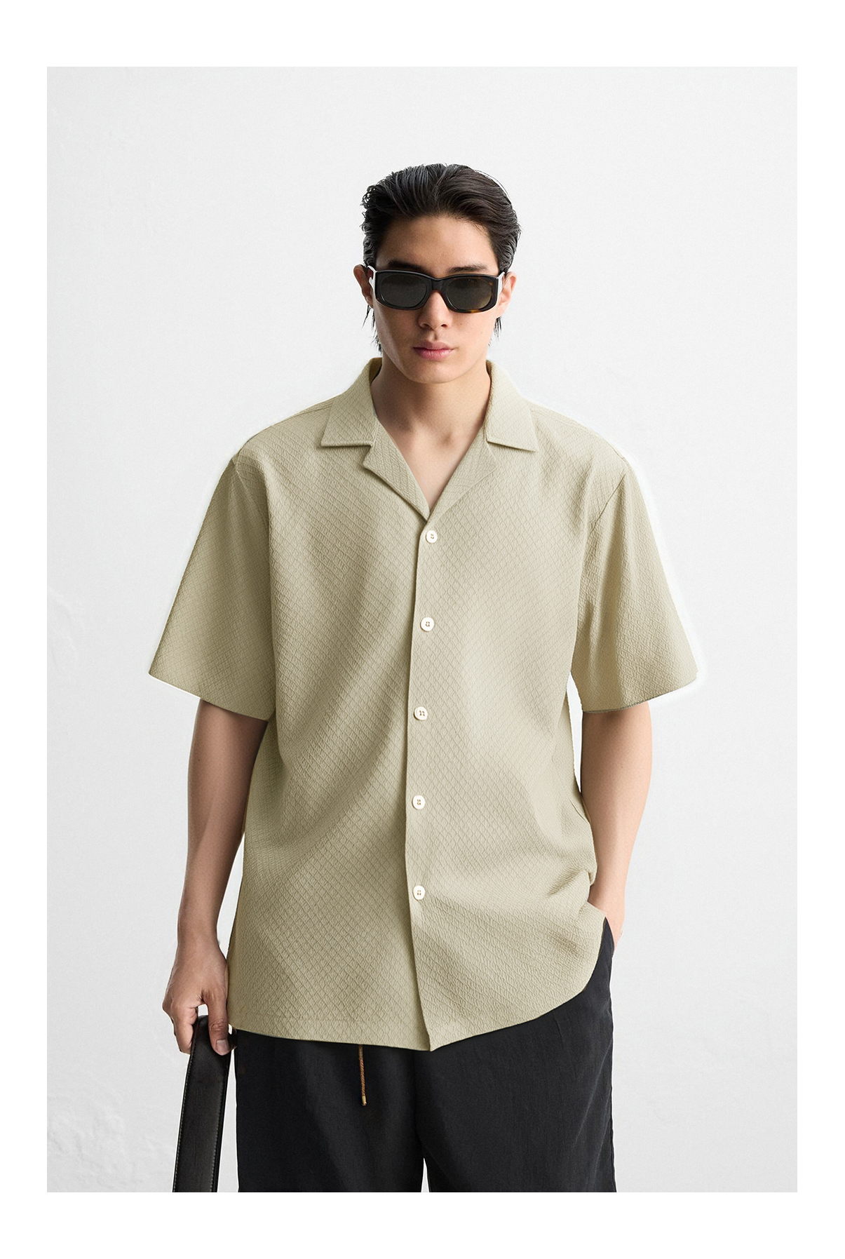 Rhythmic Textured Crepe Fabric Cuban Collar Short Sleeve Shirt