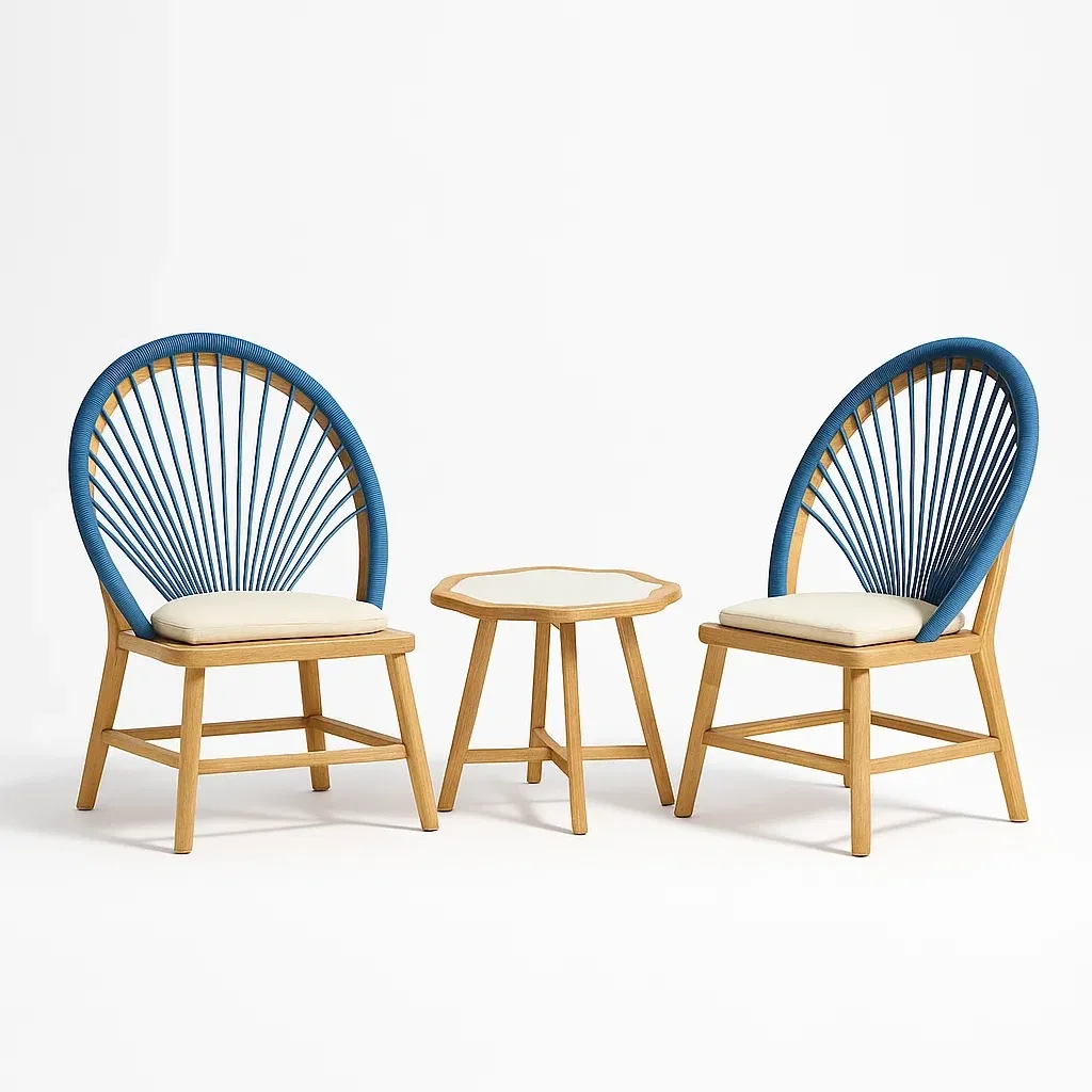 Set lounge da giardino con due sedie in legno e corda blu, tessuto beige e tavolino