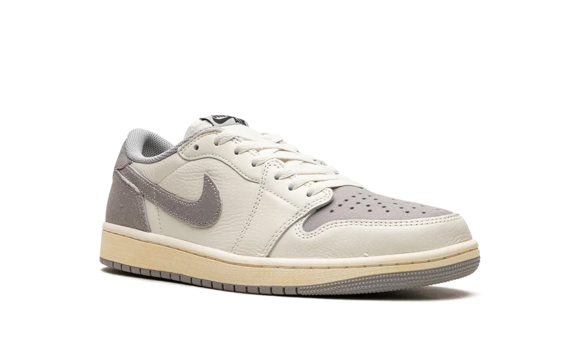 1 Low EX "Atmosphere Grey" 1