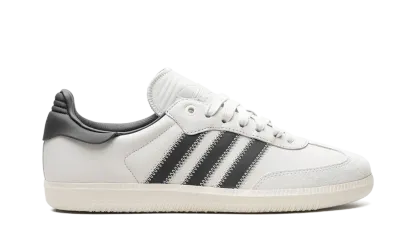 Samba "Pharrell Williams - Core Black" 1