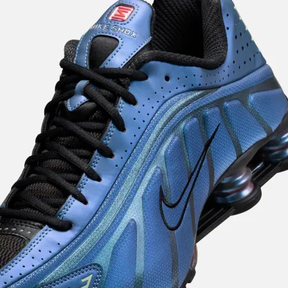 Shox R4 Black / Hot Punch