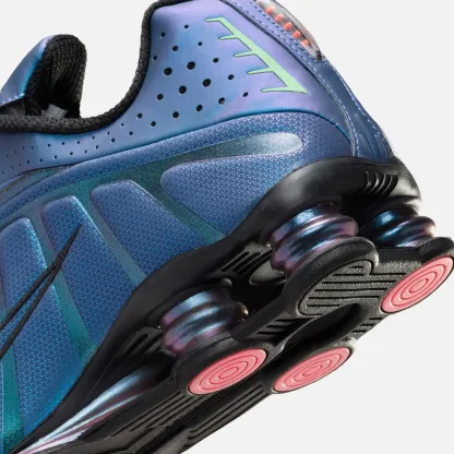 Shox R4 Black / Hot Punch