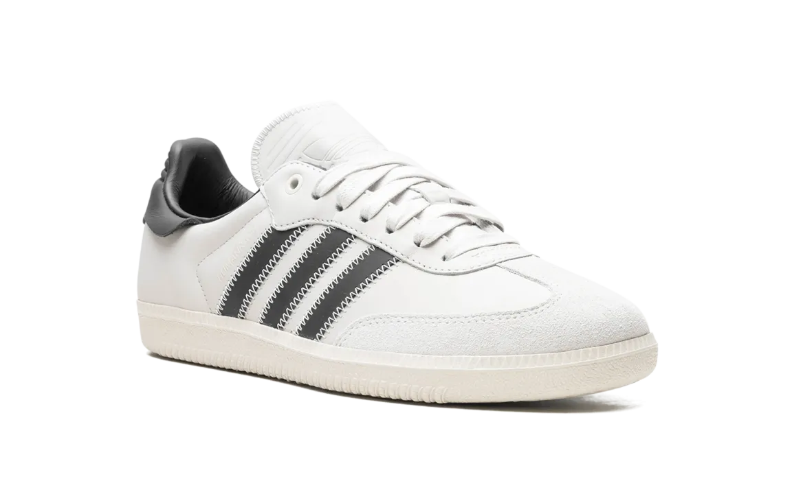 Samba "Pharrell Williams - Core Black" 1