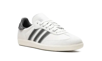 Samba "Pharrell Williams - Core Black" 1