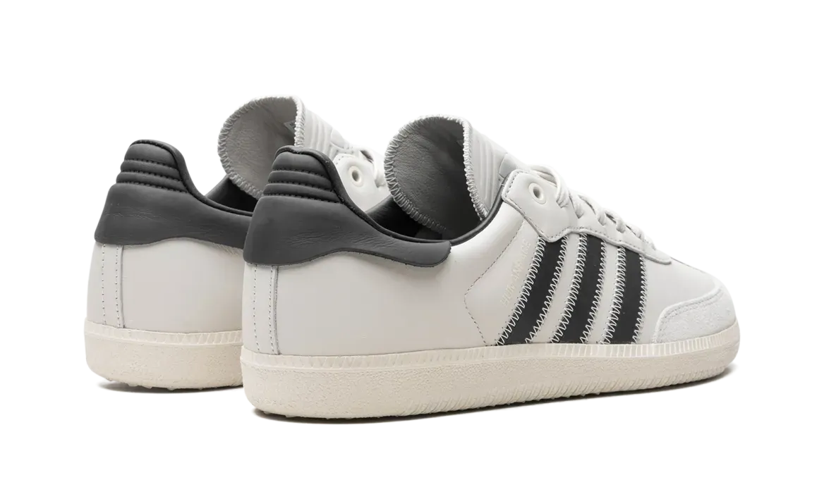 Samba "Pharrell Williams - Core Black" 1