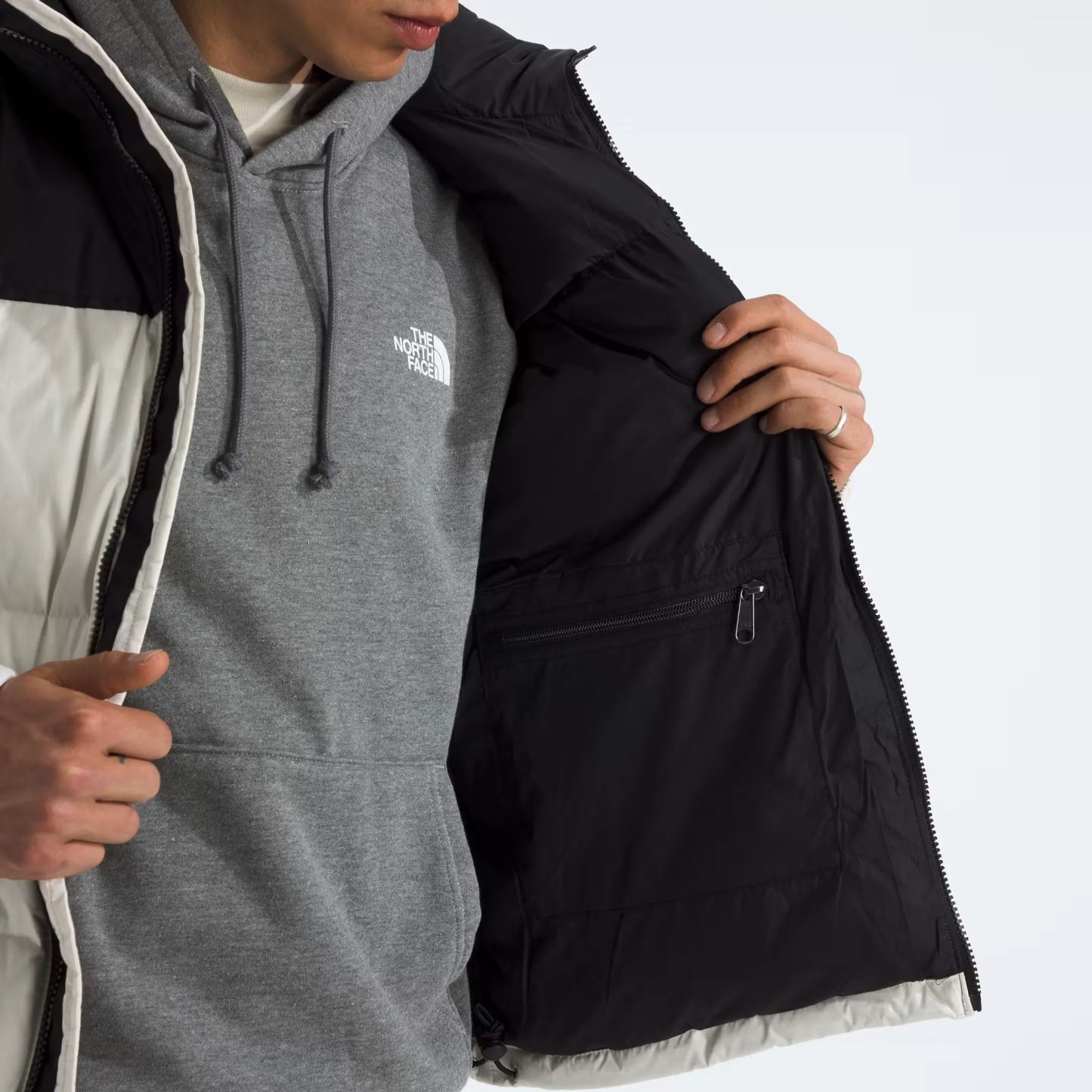 Men’s Retro Nuptse Jacket-White Dune/TNF Black/Recycled Down
