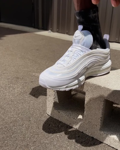 Classic unisex sneakers