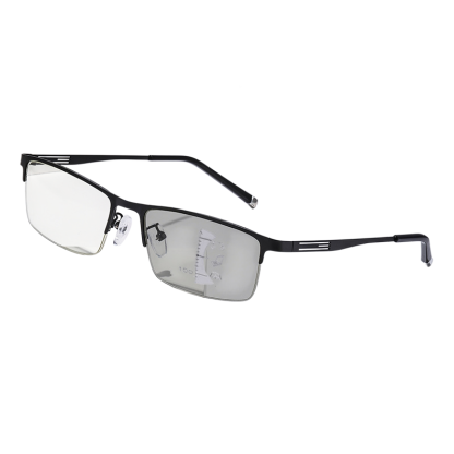 3 Brillen in einer! Fern-, Zwischen- und Nahsicht + intelligente Tönung. 👓Schluss mit dem ständigen Wechsel: Klare Sicht drinnen, Sonnenschutz draußen. ✨Edles Metalldesign: Multifokale Präzision für die anspruchsvolle Generation Gold. 👔