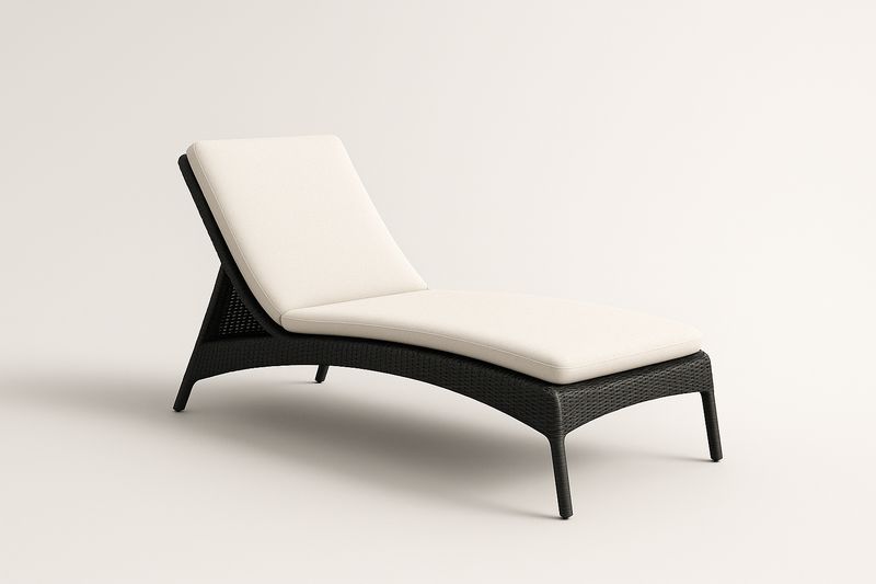 Chaise Longue Nero Rattan con Cuscini Bianchi-Bellevivian