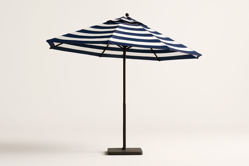 Ombrellone da Giardino a Righe Blu e Bianche in Tessuto e Struttura in Alluminio-Bellevivian