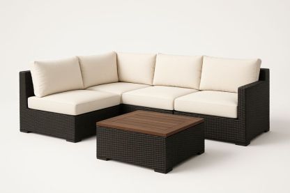 Set divano angolare in rattan con cuscini crema e tavolino in legno massello-Bellevivian