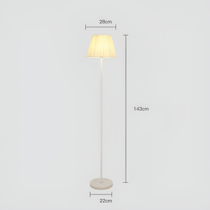 Lampa stojąca do salonu przy sofie