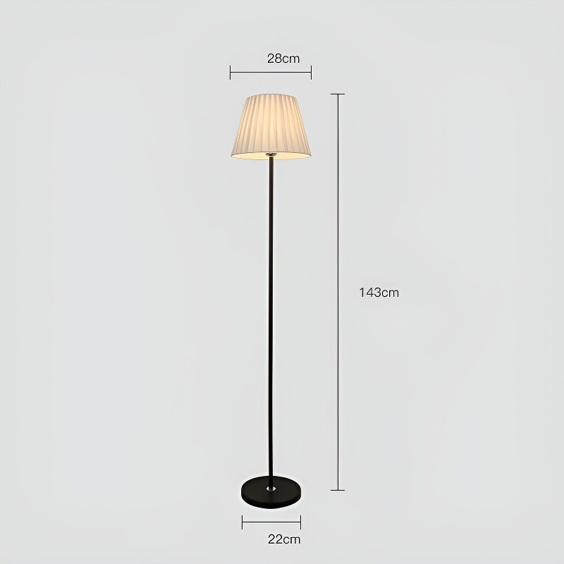 Lampa stojąca do salonu przy sofie