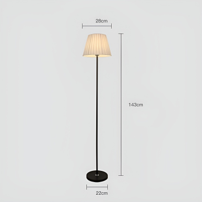 Lampa stojąca do salonu przy sofie