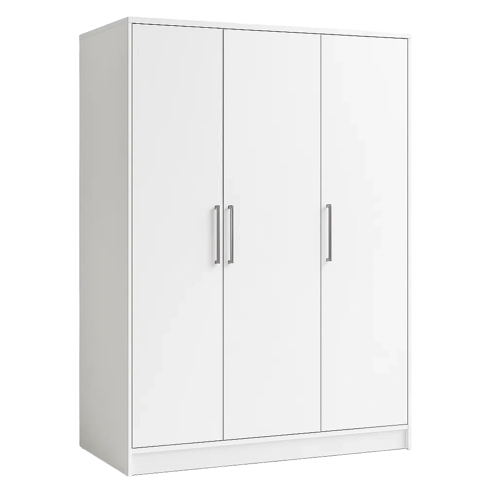 Guardaroba in legno bianco con maniglie metalliche