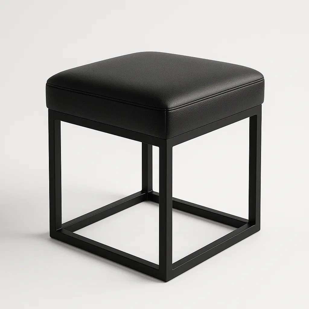 Sgabello in metallo e similpelle nera, 40 × 40 × 45 cm